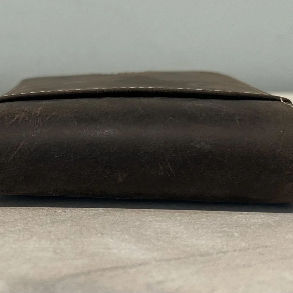 Fine‎ Brown Leather RFID Zip Around Men's Wallet. NWOT